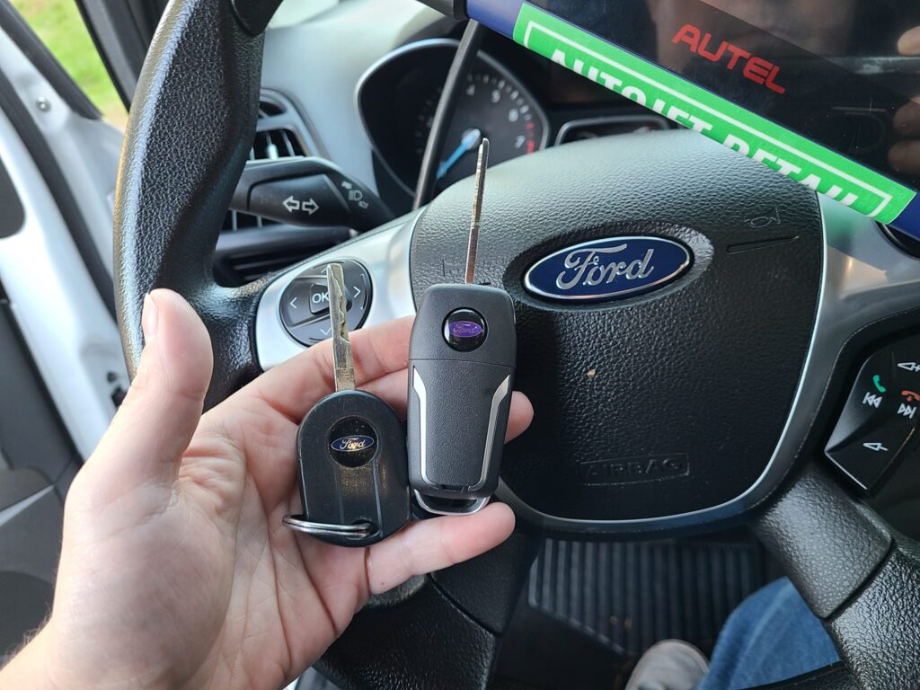 2014 Ford Escape MyKey Removal + Flip Key Upgrade - Locksmith Job in Olympia, WA